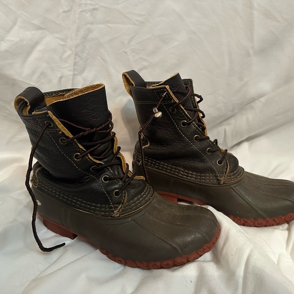 L.L. Bean Brown bison leather boots. - Picture 1 of 4